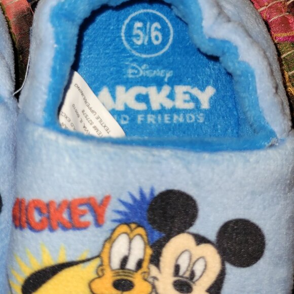 NWOT Disney Mickey Mouse and Friends Toddler House Shoes Slippers- Size 5/6 - Picture 3 of 3
